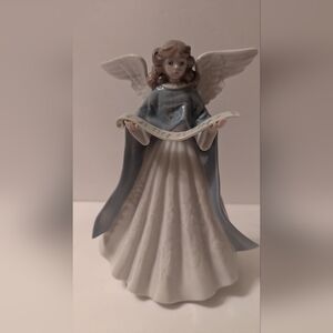 Vintage Lladro "Angel Navidad Cantante" Tree Topper with Music Sheet #5719